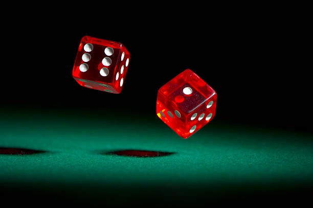 one-hundred-twenty live game shows interface with leaderboard and chat